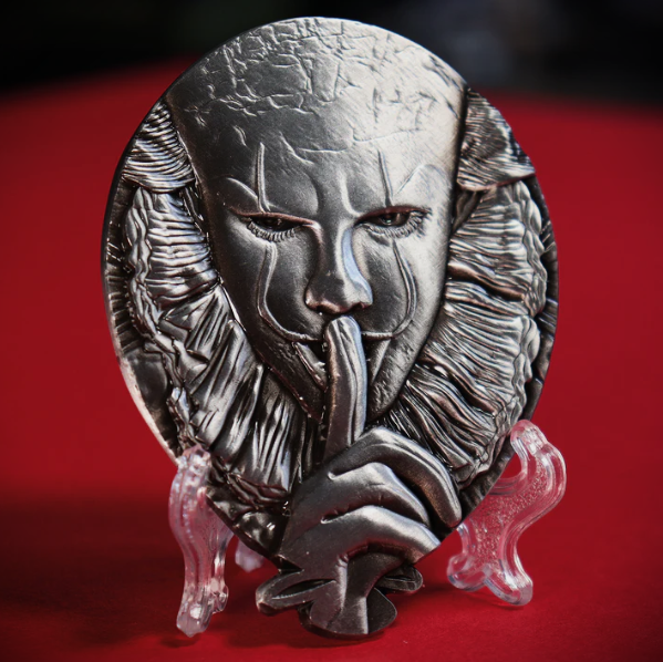 IT : Pennywise Limited Edition Collectible HORROR Medallion