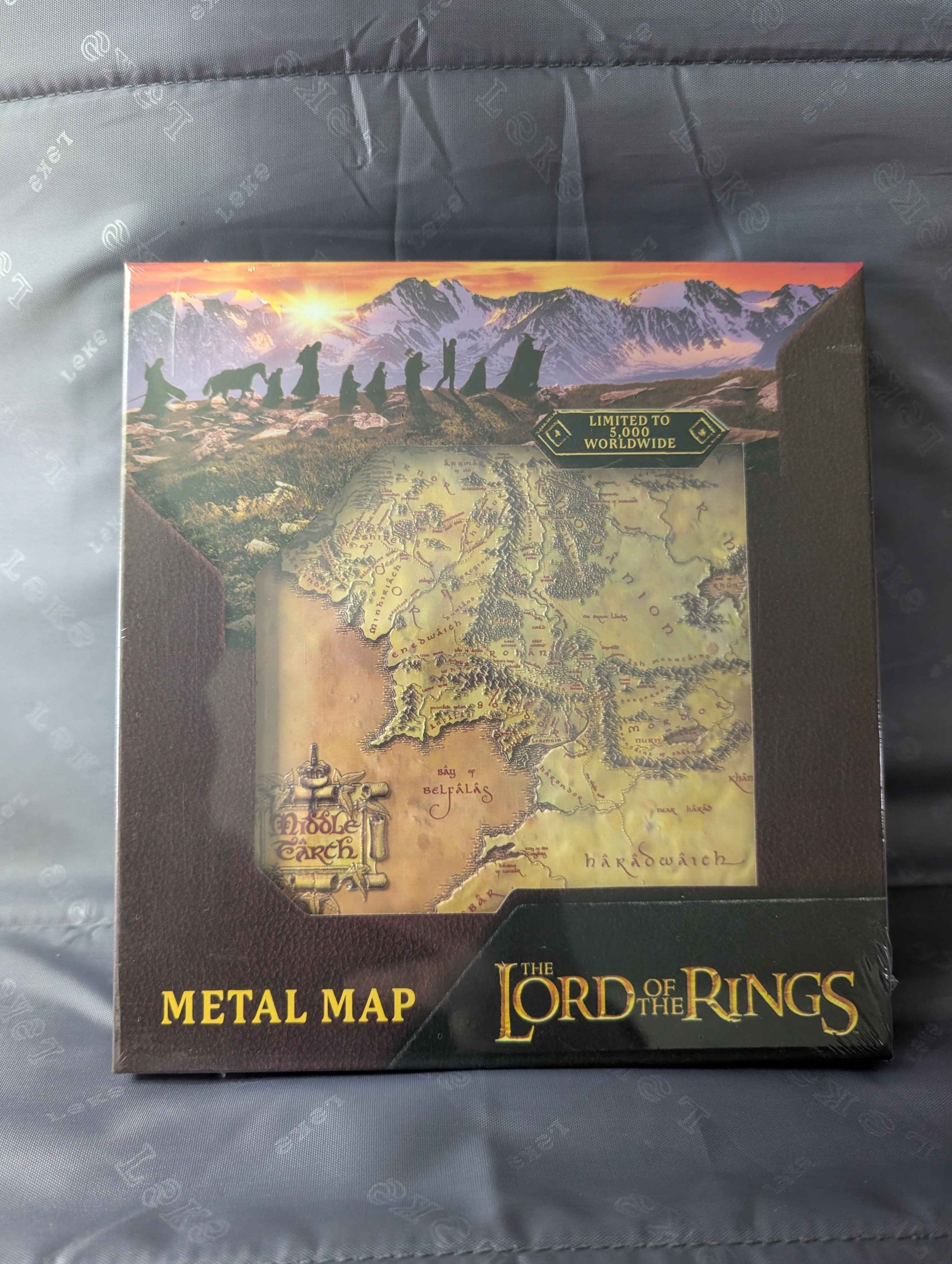 The Lord of the Rings : Limited Edition Collectible Metal Map of Middle-Earth