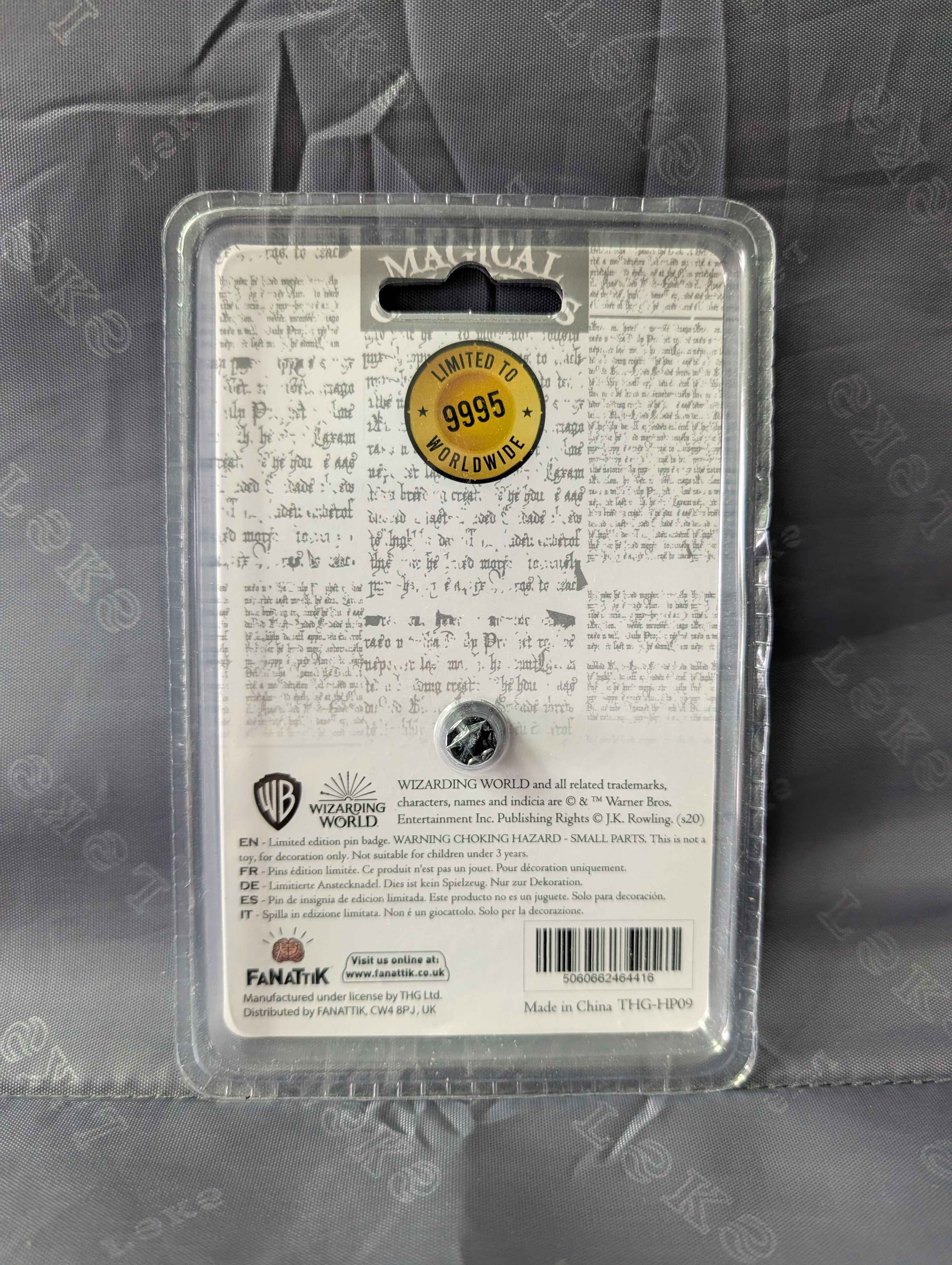 Harry Potter : Limited Edition Collectible Gryffindor House Pin Badge