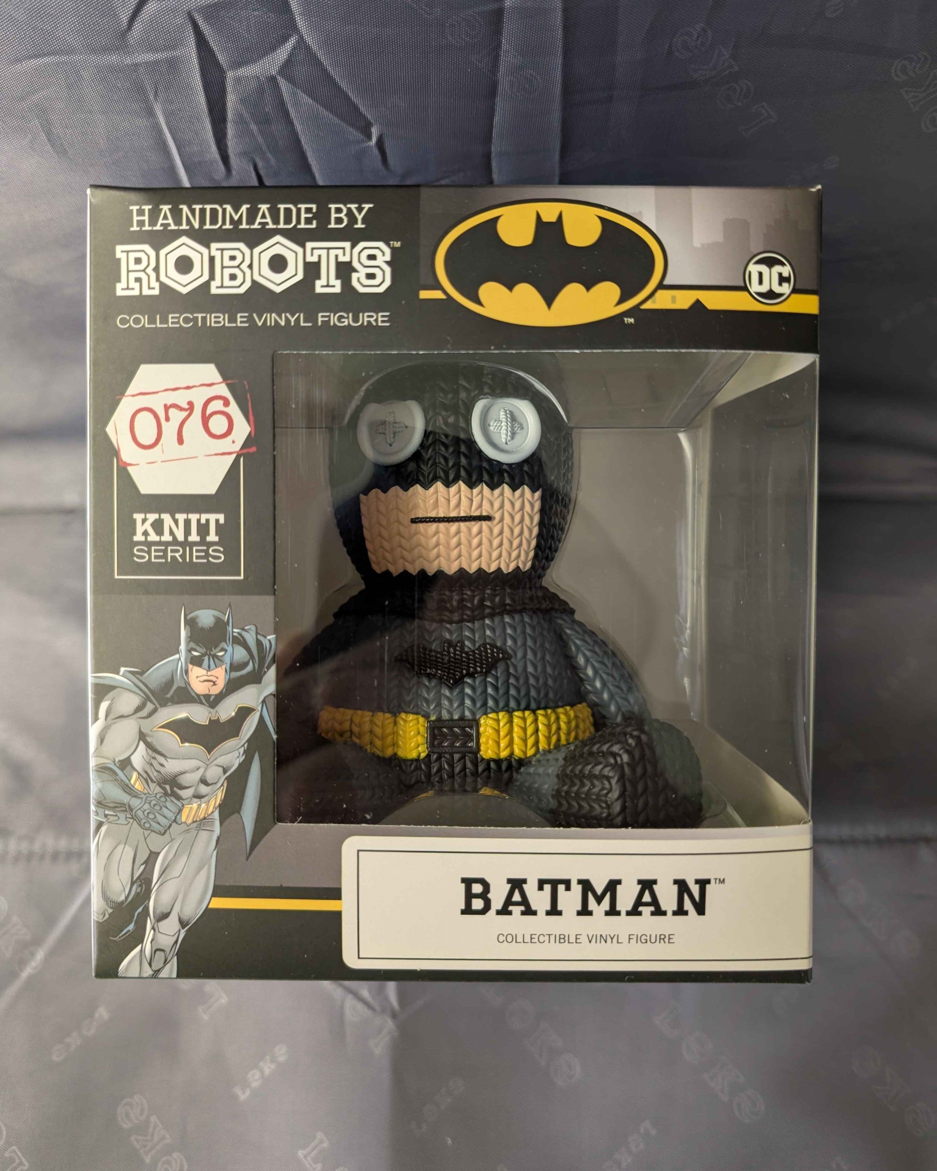 DC Comics : Batman Black Suit Edition Handmade By Robots Collectible Vinyl Figure