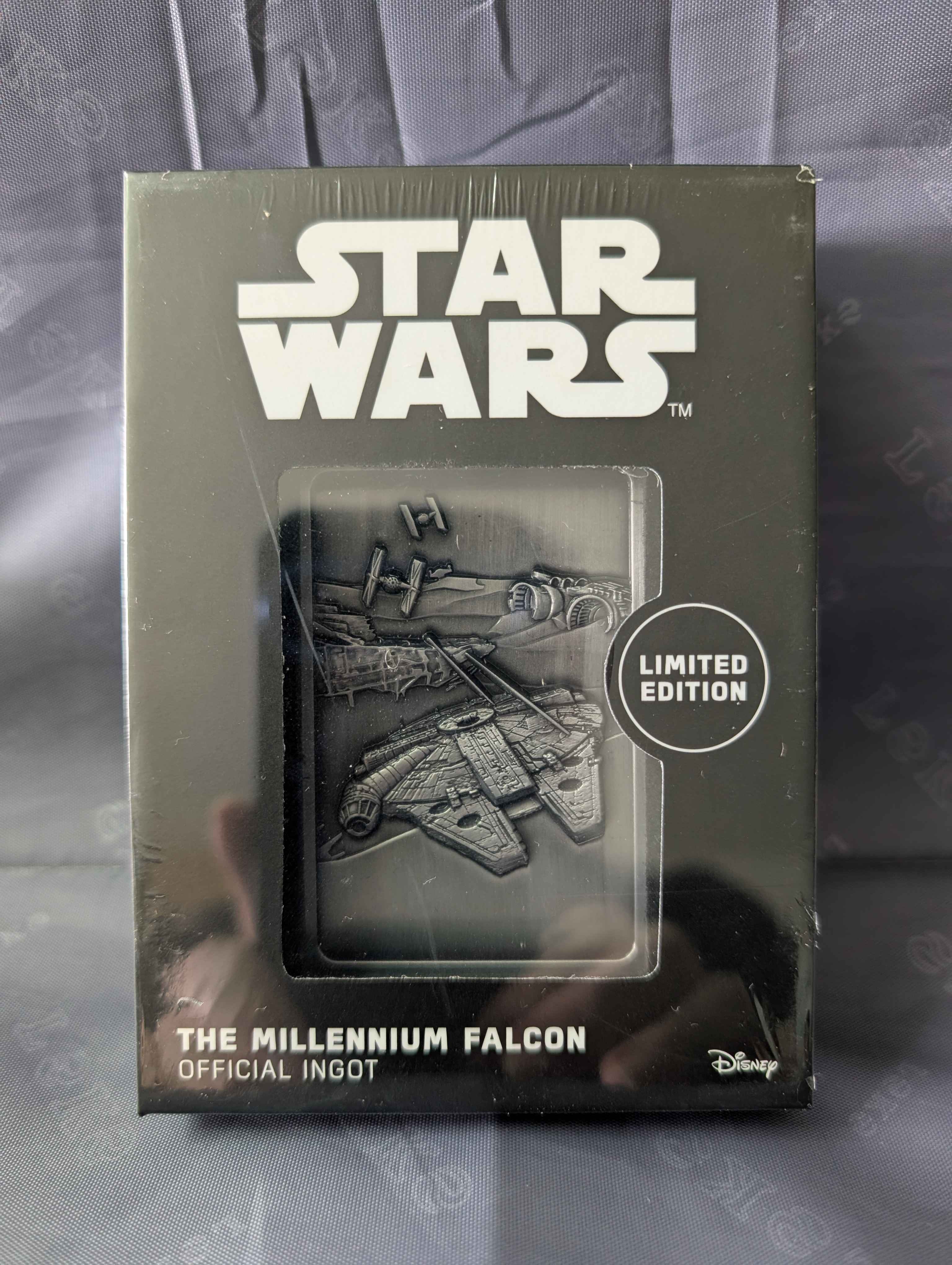 Star Wars : Limited Edition Millennium Falcon Metal Ingot Collectible