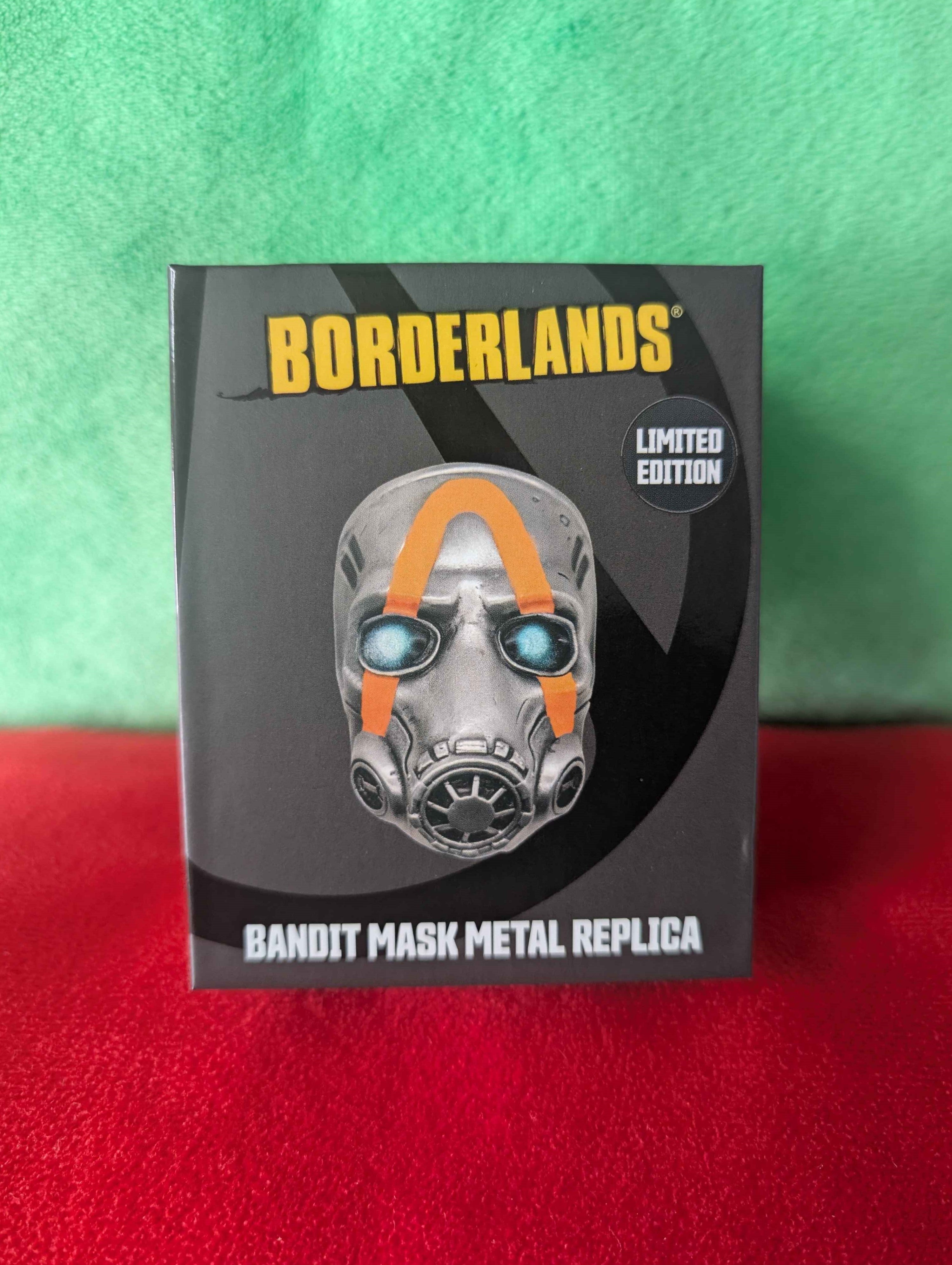Borderlands : Limited Edition Collectible Bandit Metal Mask Replica