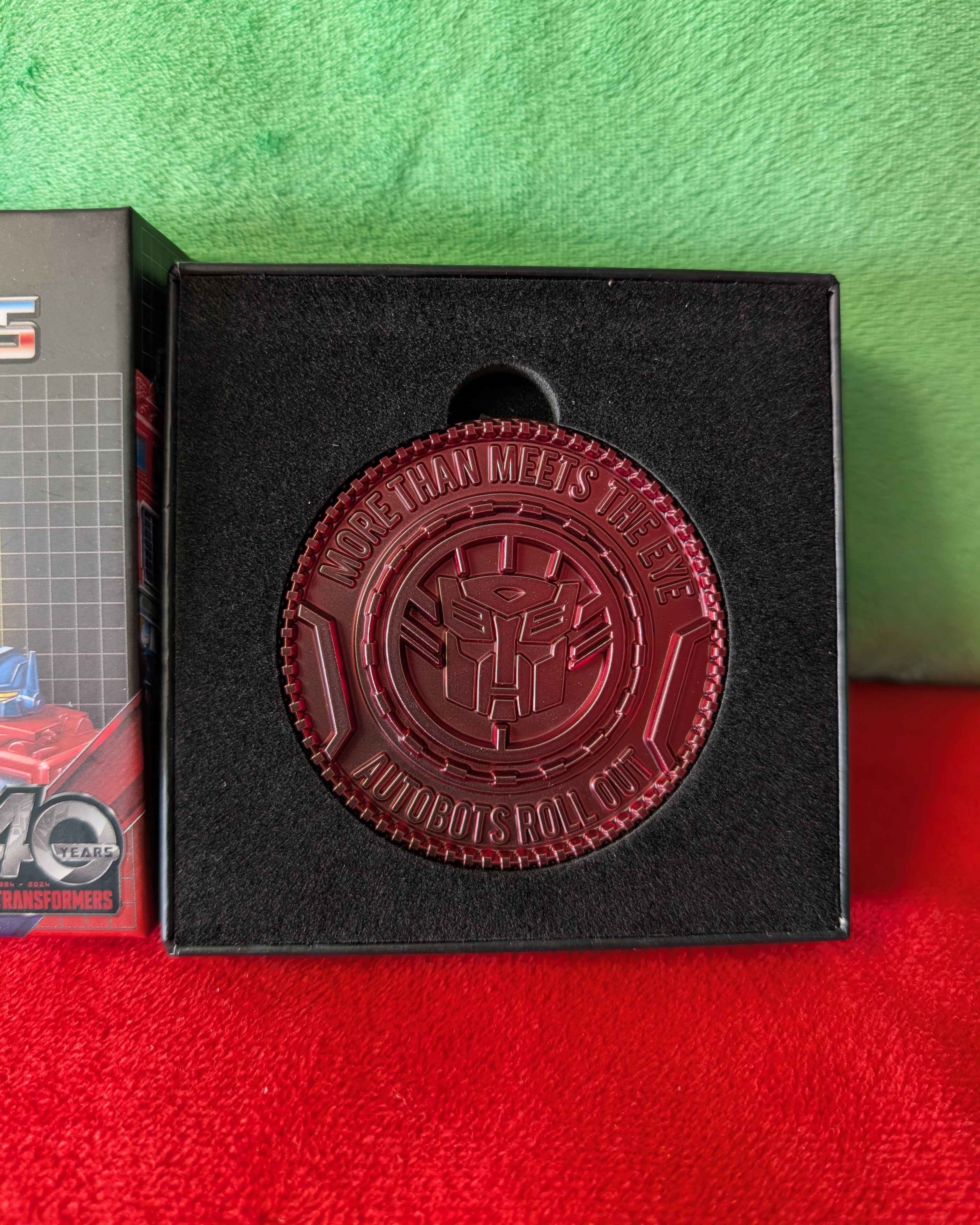 Transformers : 40th Anniversary Limited Edition Collectible Autobot Medallion
