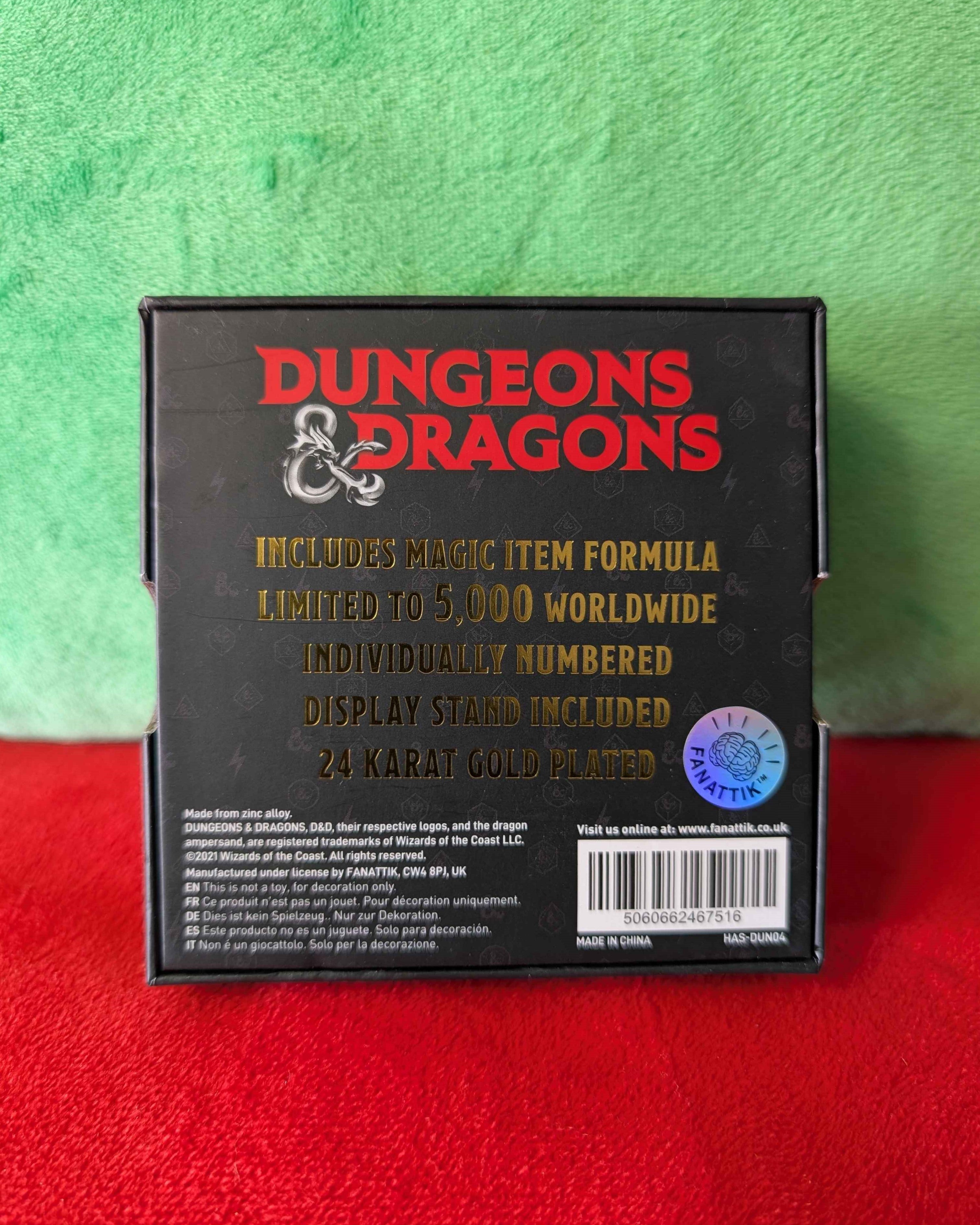 Dungeons & Dragons : 24k Gold Plated Amulet of Health Replica Medallion
