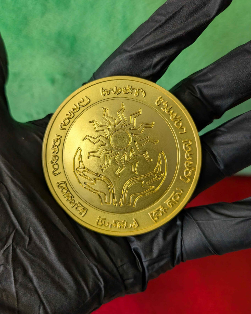 Dungeons & Dragons : 24k Gold Plated Amulet of Health Replica Medallion