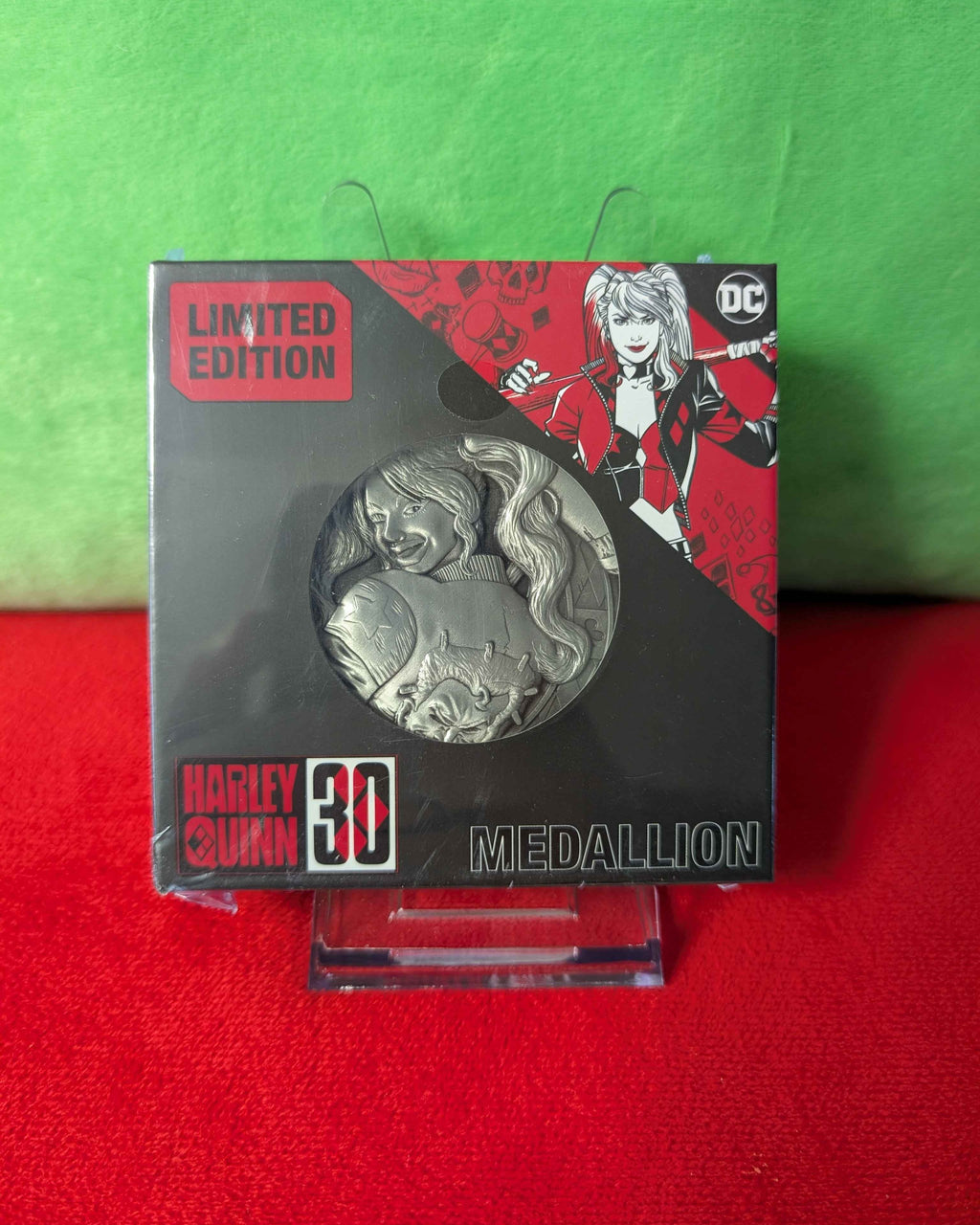 DC Comics : Harley Quinn Limited Edition 30th Anniversary Collectible Medallion