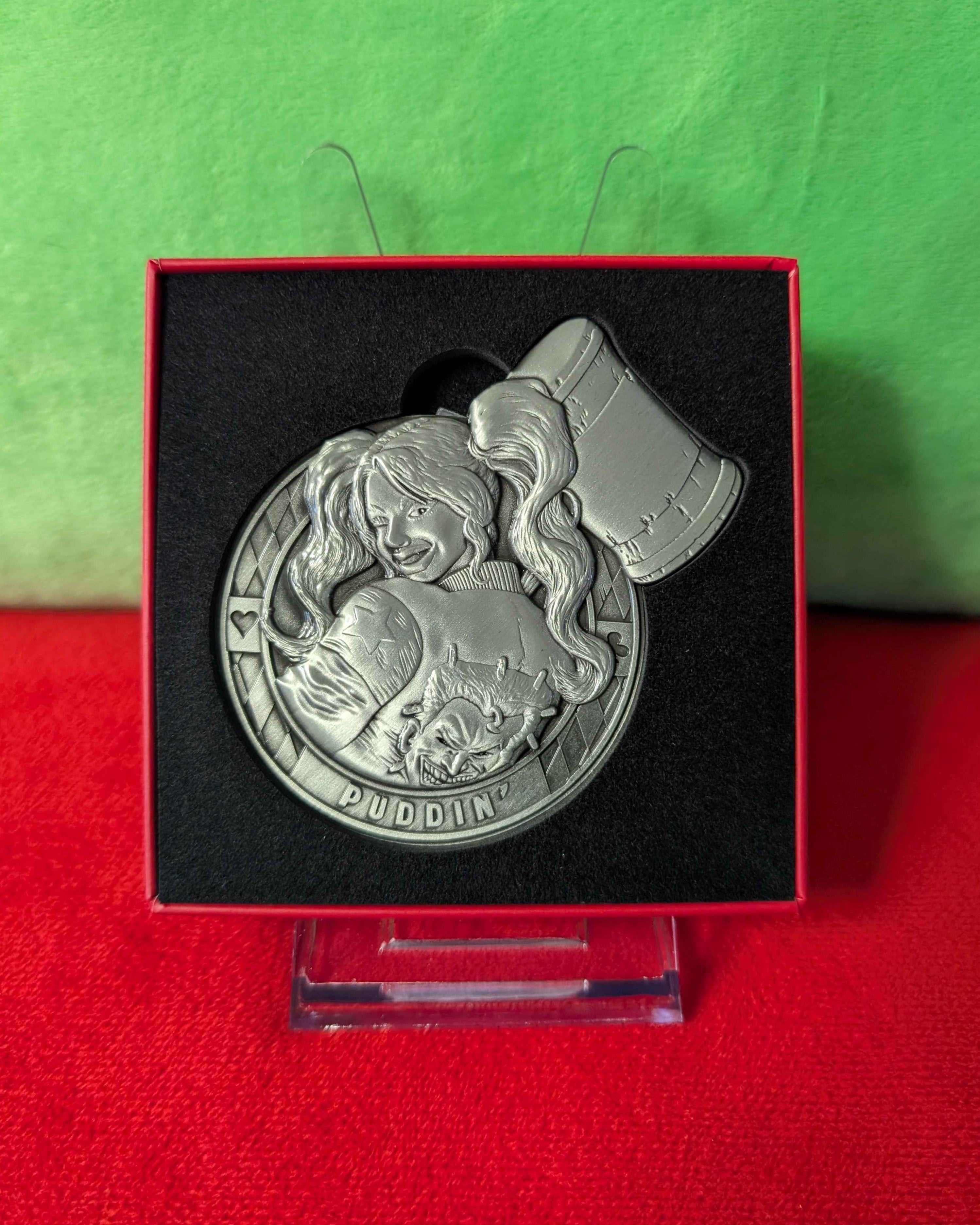 DC Comics : Harley Quinn Limited Edition 30th Anniversary Collectible Medallion