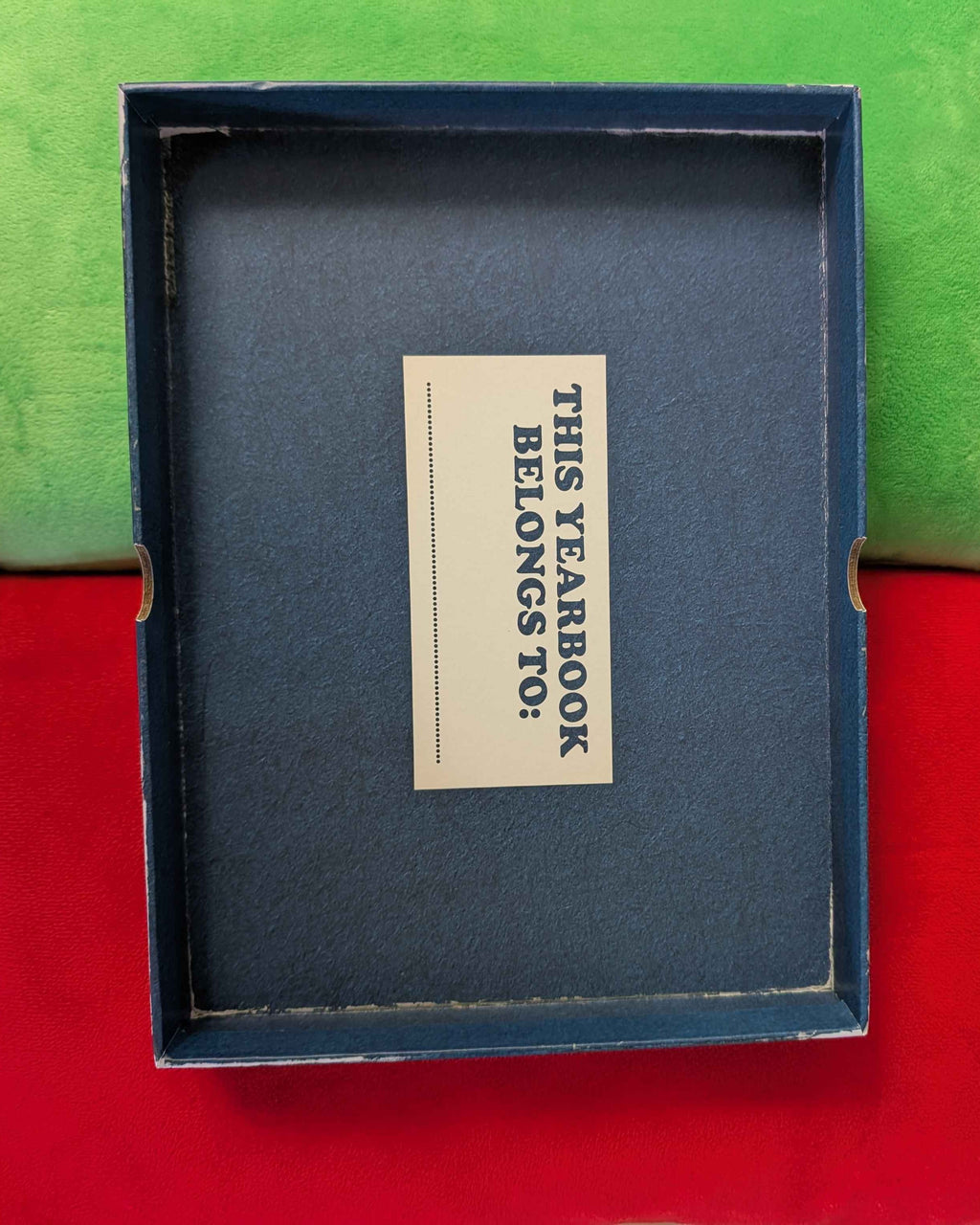 Stranger Things : Limited Edition Collectible Yearbook Coin Album