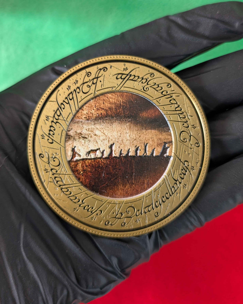 Lord of the Rings : The Fellowship Deluxe Limited Edition Coin with Display Stand