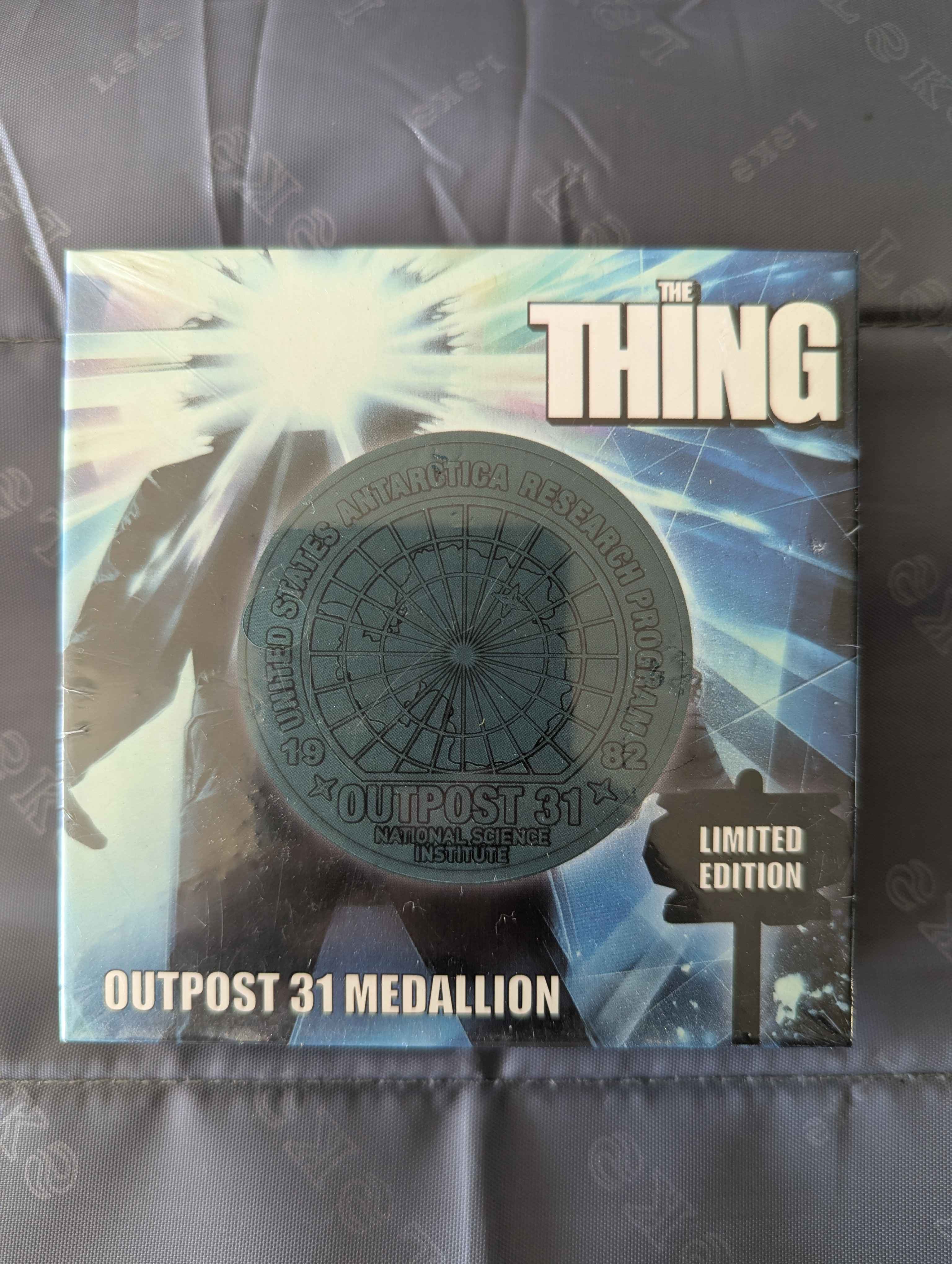 The Thing : Limited Edition Collectible Embossed Medallion John Carpenter
